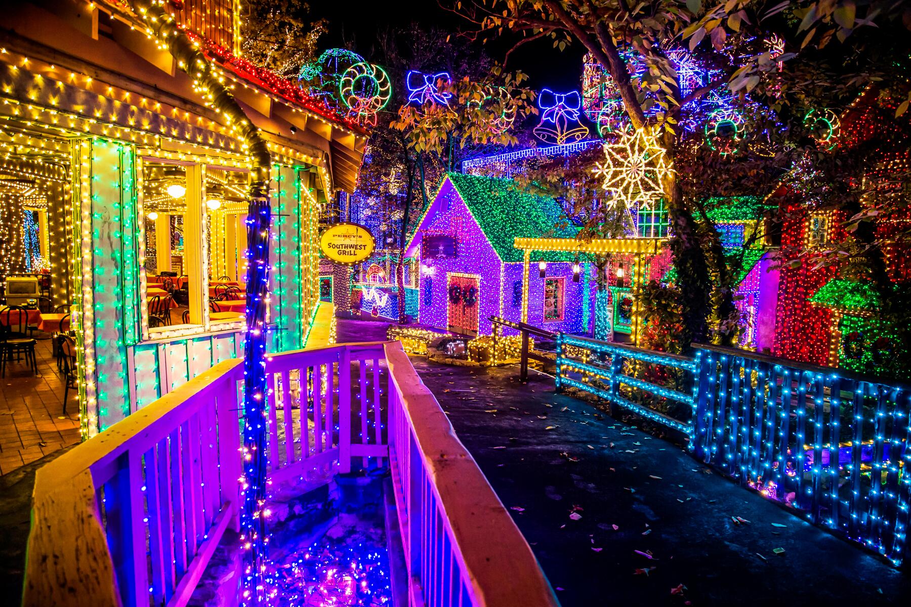 Bressi Ranch Christmas Lights 2024 - Saba Morissa