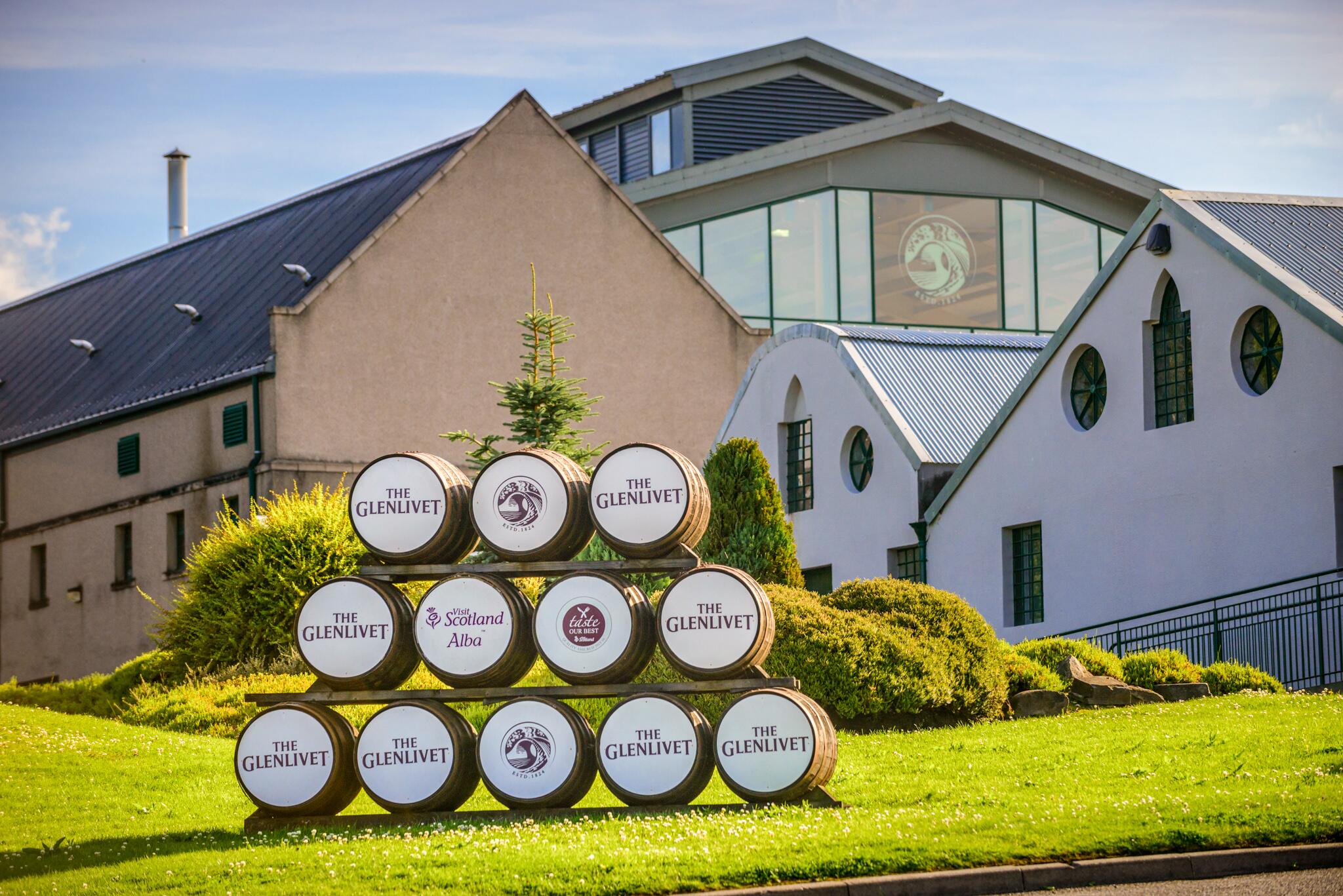 The 10 Best Whisky Distilleries in Scotland