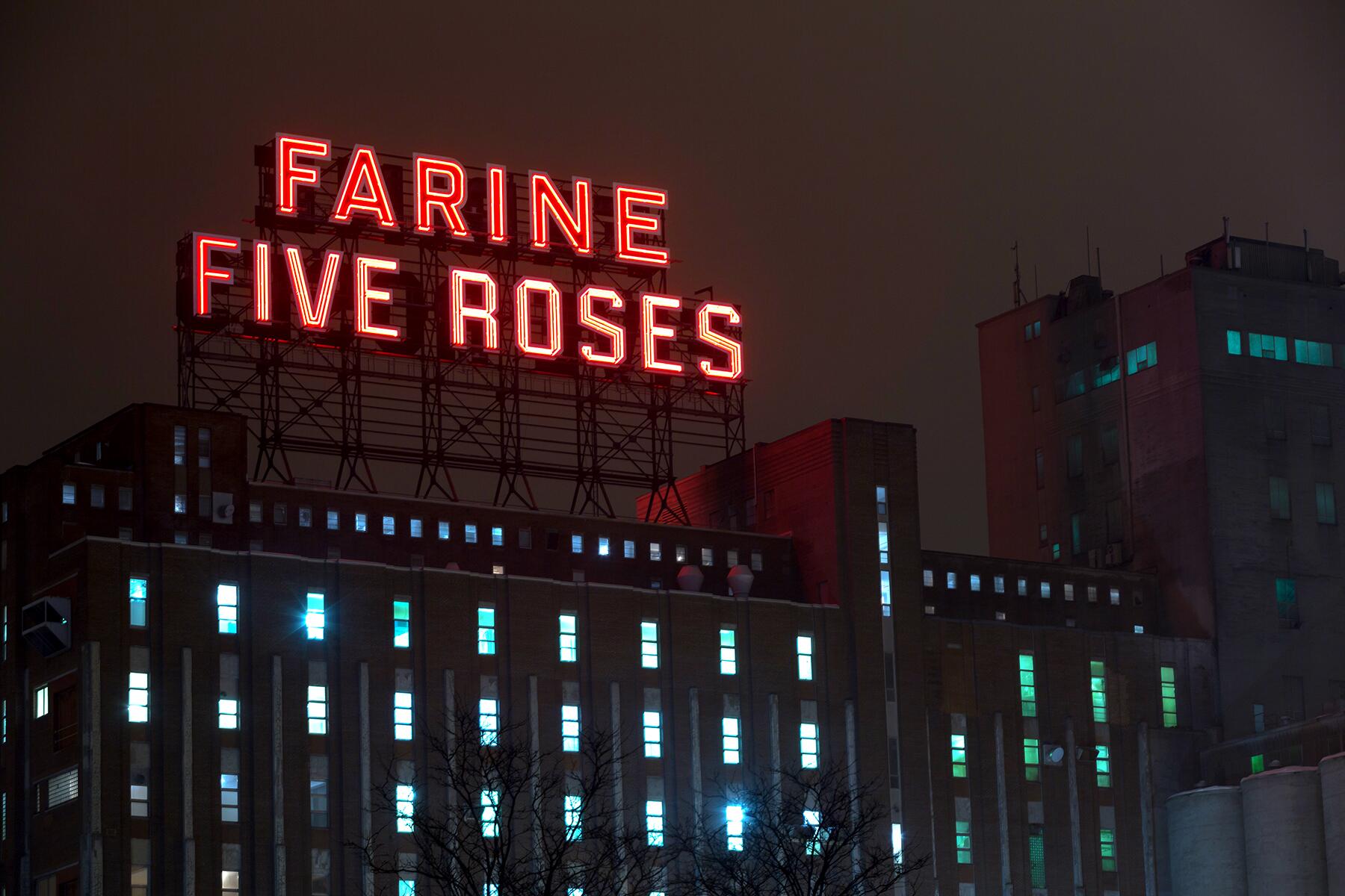 10 Iconic Neon Signs in Cities Around the World