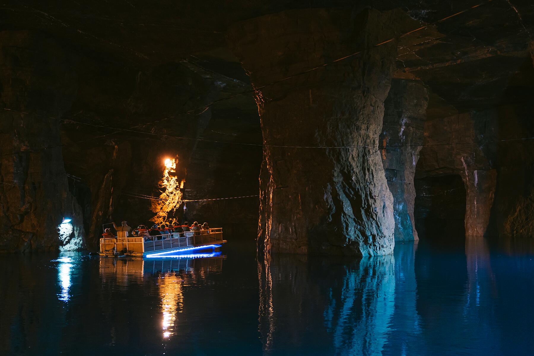 Missouri's Historic Bonne Terre Mine Is Submerged in Water and You Can Dive  Through the Caves