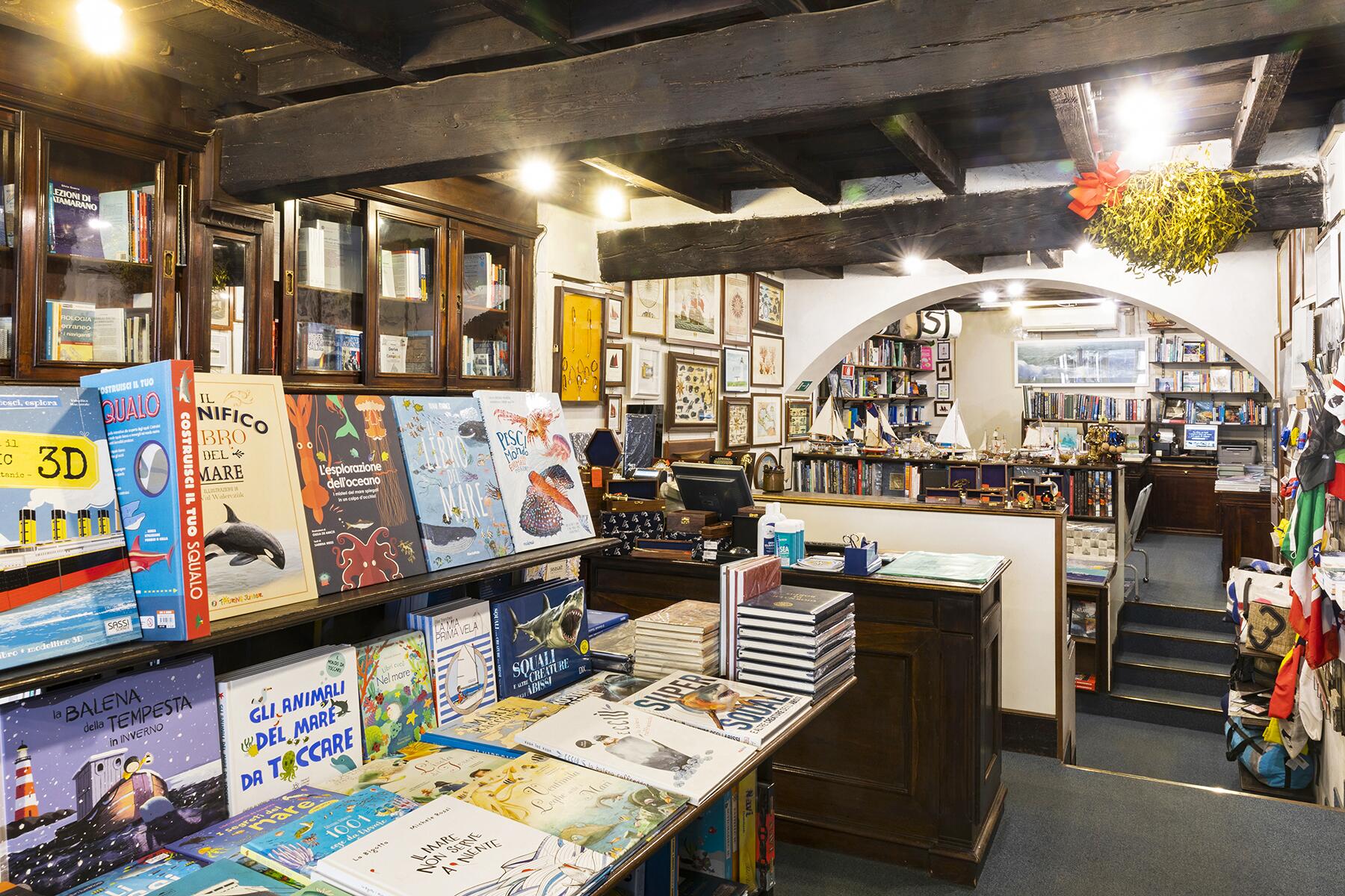 9 Bookstores Dedicated to a Single Genre