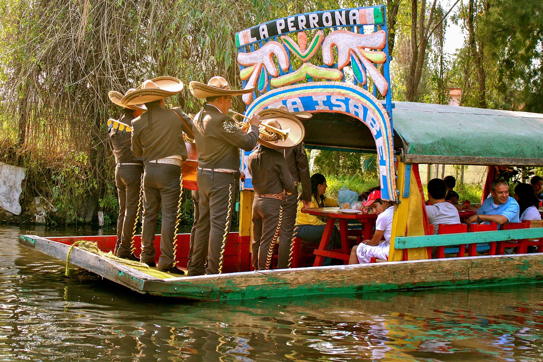 A Complete Guide to Visiting Mexico City's Xochimilco